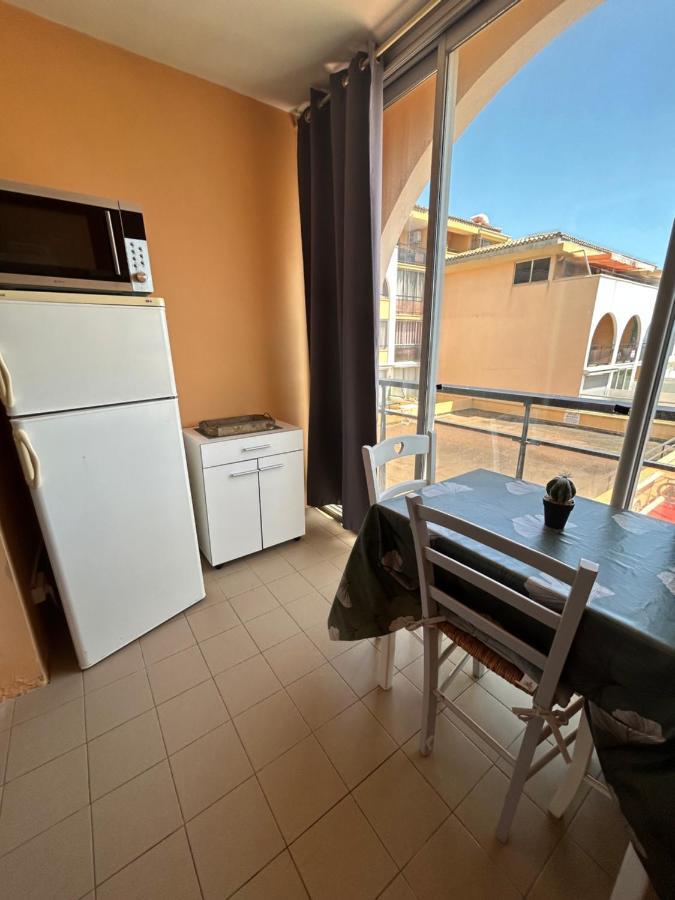 Studio Vue Mer Situe A Cote De La Plage Quartier Des Quilles Sète Exterior foto