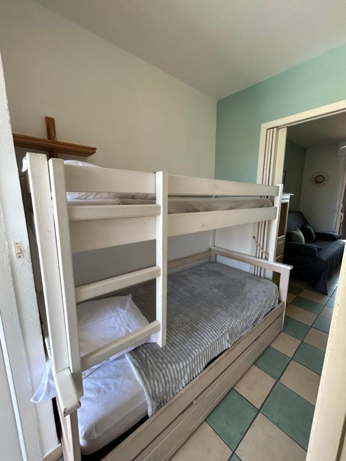 Studio Vue Mer Situe A Cote De La Plage Quartier Des Quilles Sète Exterior foto